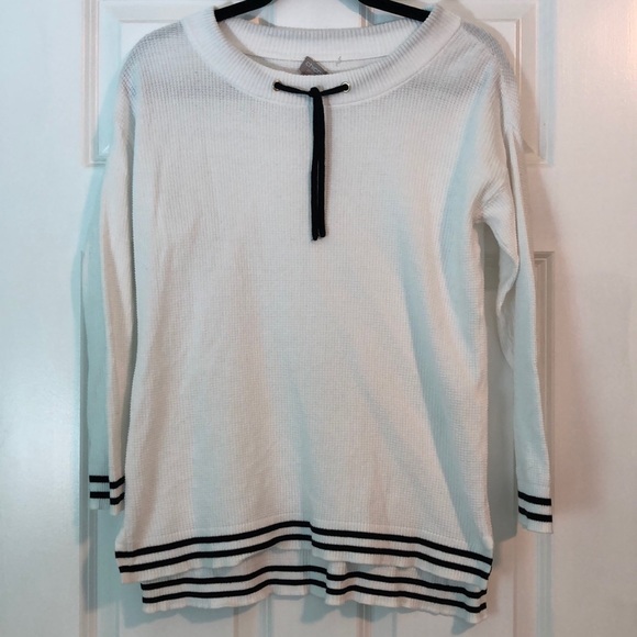 Zenergy by Chico’s White Top - Picture 4 of 10